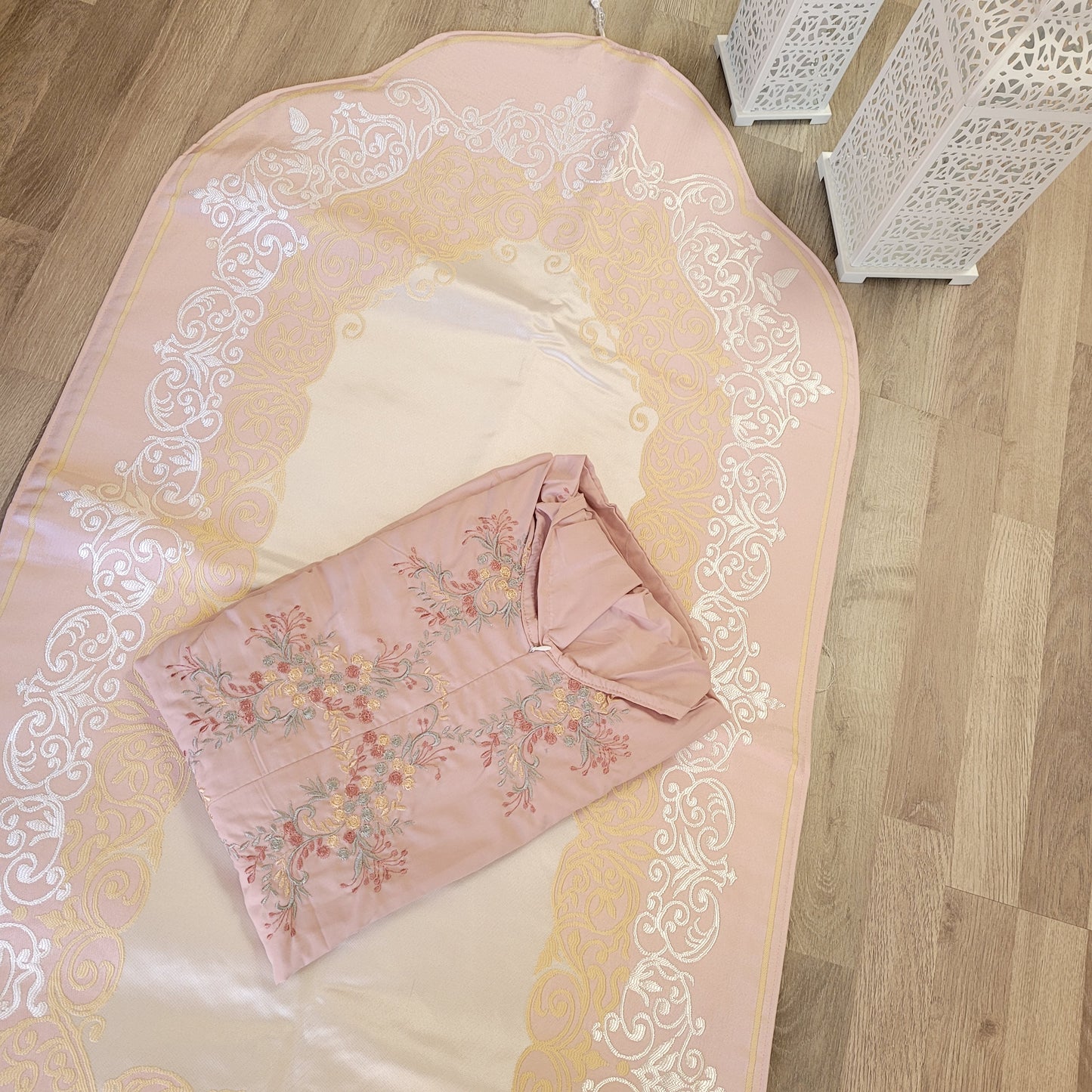 Prayer Set | Embroidered prayer dress ( zip) + Prayer Mat