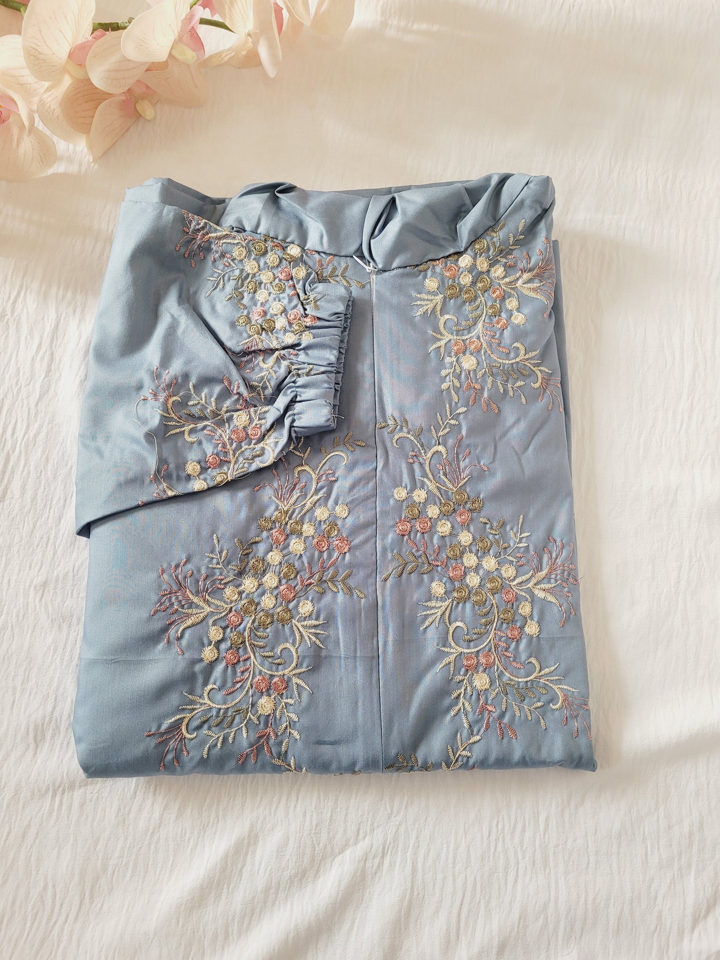Embroidered prayer dress (zip)