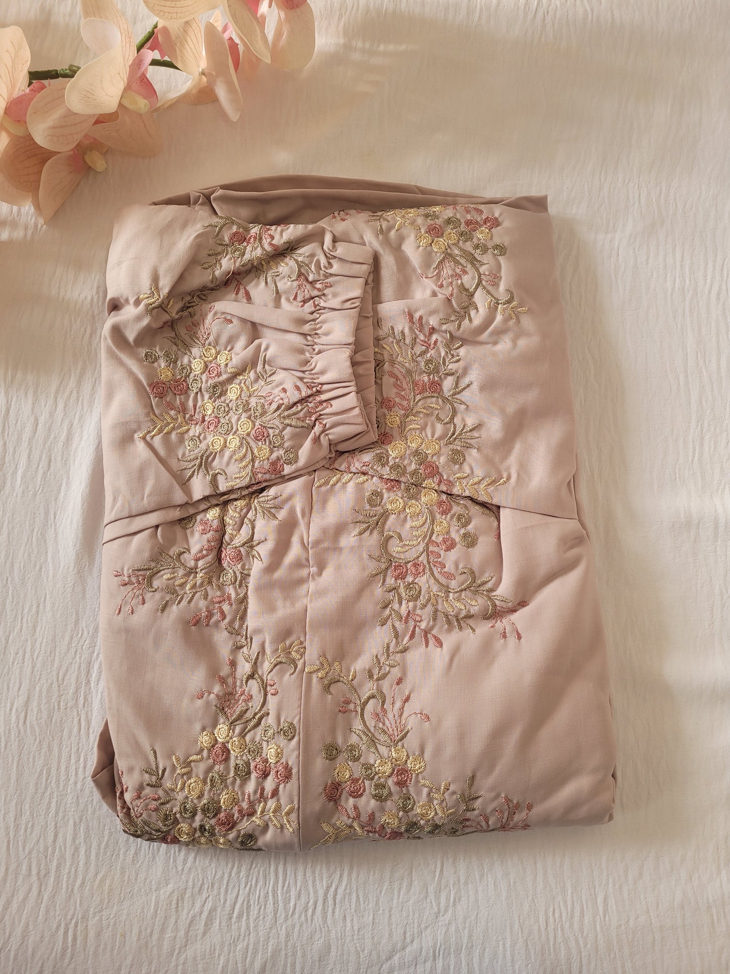 Embroidered prayer dress (zip)