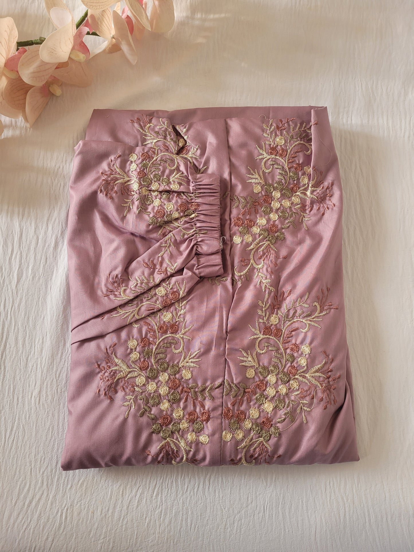 Embroidered prayer dress (zip)