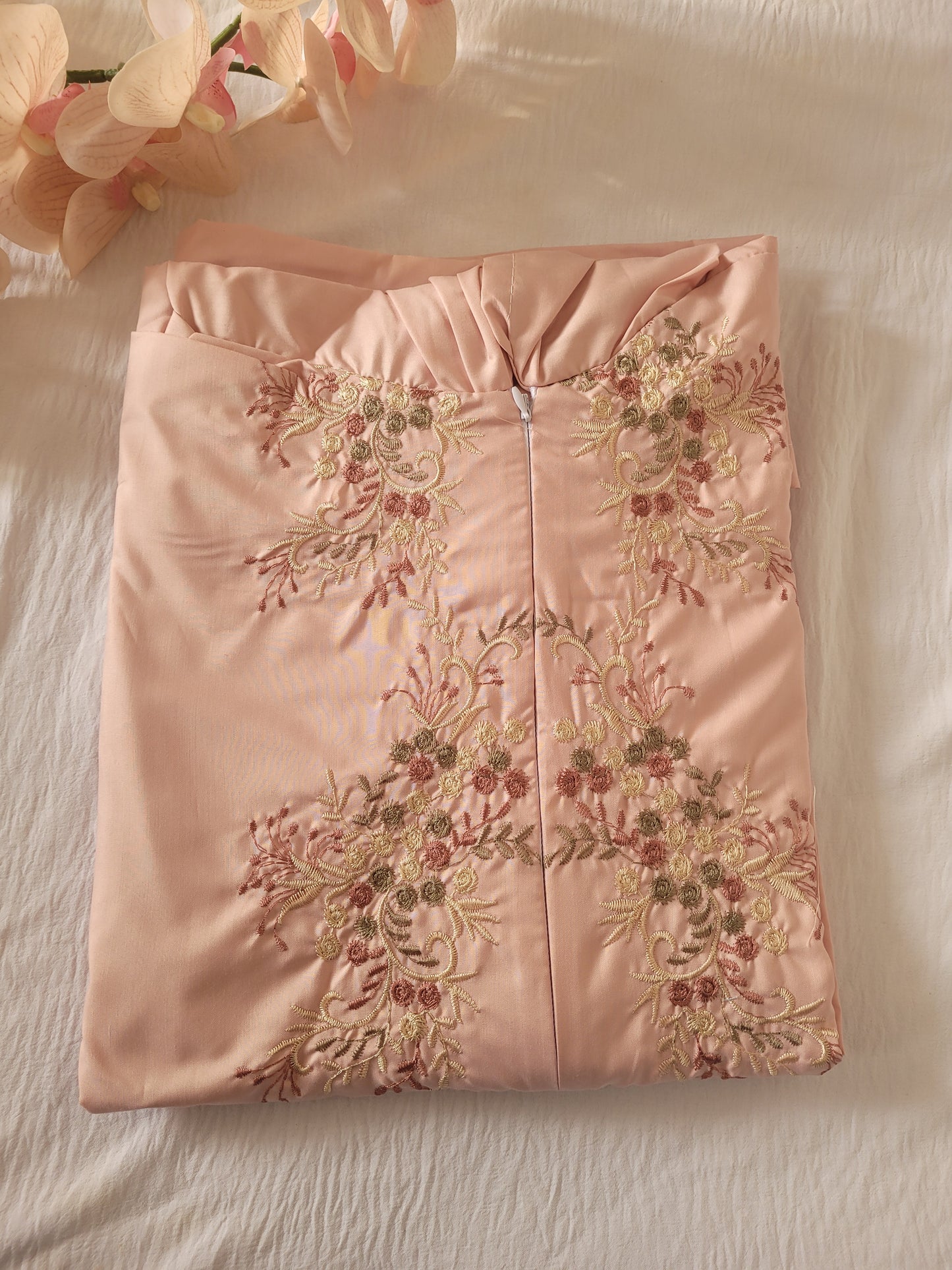 Embroidered prayer dress (zip)